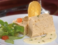 Timbal de pescado con salsa de cangrejos