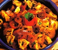Tortellini con gambas y tomate