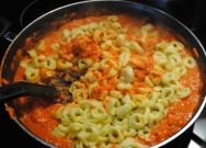Tortellini en salsa picante