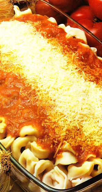 Tortellinis con salsa de tomate