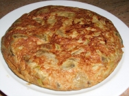 Tortilla de habas y ajos tiernos