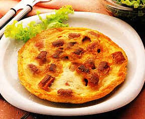 Tortilla de salchichas y bacon