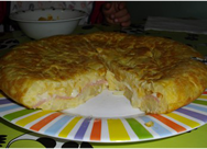 Tortilla española rellena de... "algo"