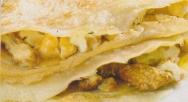 Tortillitas dulces rellenas de frutos secos caramelizados