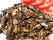 Tostadas con salteado de setas silvestres