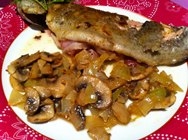 Truchas con jamón y champiñones