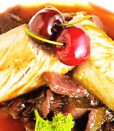 Ventresca de atún con arrope de cereza