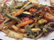 Verduras en tempura con crema de anchoas