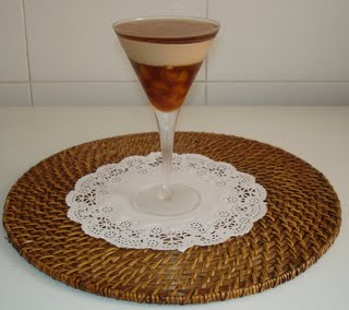 Yogur griego con salteado de mango y reducción de Oporto