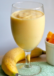 Zumo de naranja y plátano