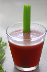 Zumo de tomate y apio