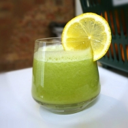 Zumo de uvas y kiwi