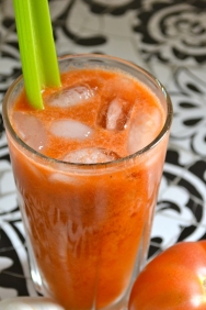 Zumo de zanahoria, tomate y pepino