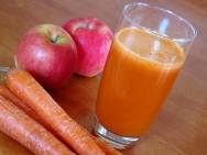 Zumo de zanahoria y manzana